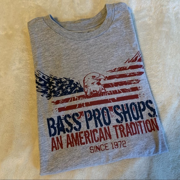 NWOT Bass Pro T-Shirt - Picture 1 of 3